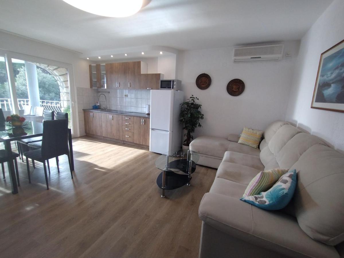 Apartments Ana - โรวีน ภายนอก รูปภาพ