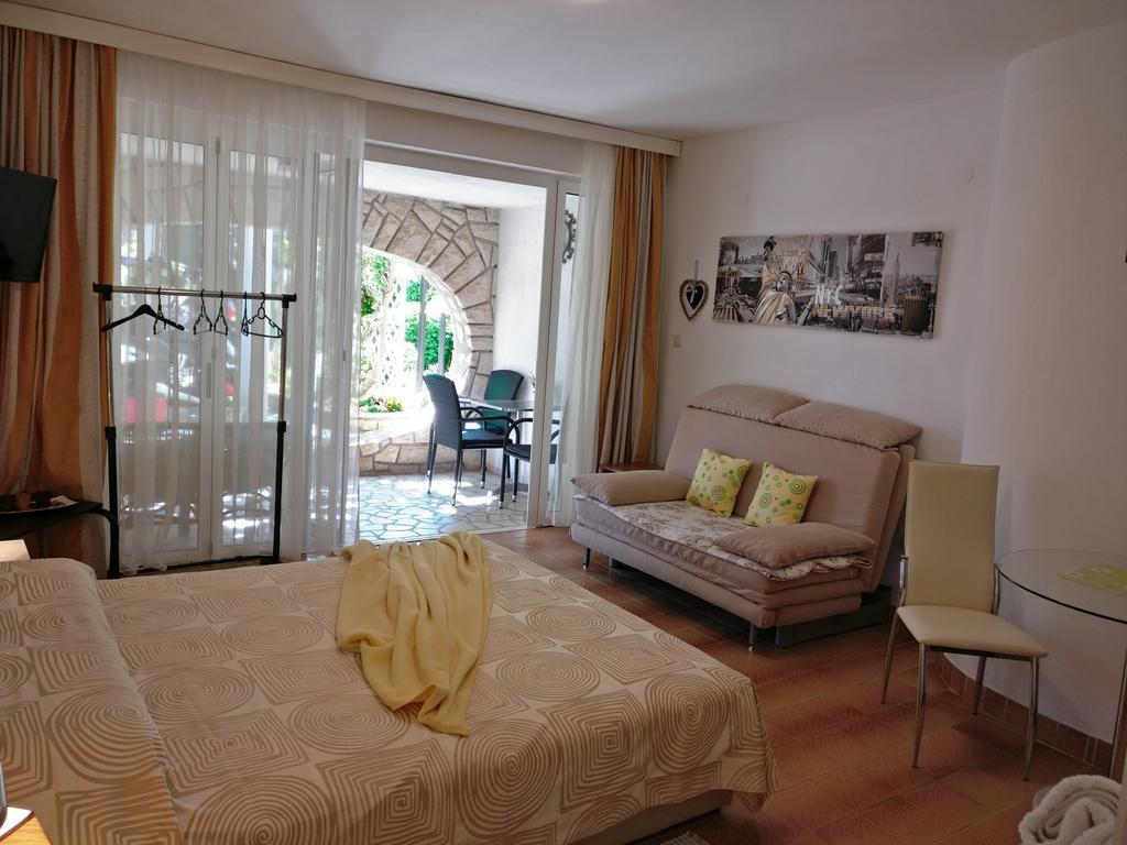 Apartments Ana - โรวีน ภายนอก รูปภาพ