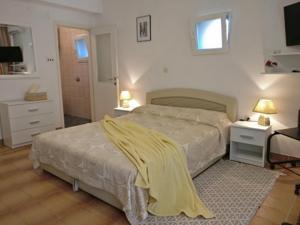 Apartments Ana - โรวีน ภายนอก รูปภาพ